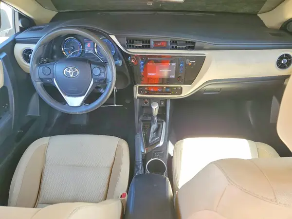 5YFBURHE2HP727658 2017 TOYOTA COROLLA - Image 8