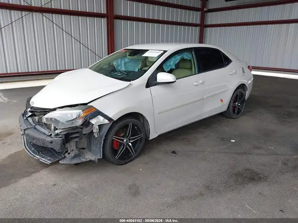 5YFBURHE2HP728535 2017 TOYOTA COROLLA - Image 2