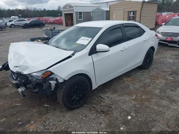 5YFBURHE2HP731032 2017 TOYOTA COROLLA - Image 2