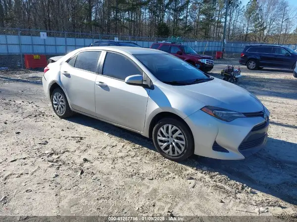 5YFBURHE2HP731483 2017 TOYOTA COROLLA - Image 1