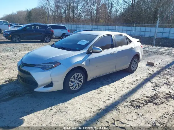 5YFBURHE2HP731483 2017 TOYOTA COROLLA - Image 2