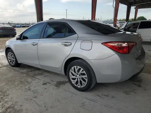 5YFBURHE2HP733587 2017 TOYOTA COROLLA - Image 2