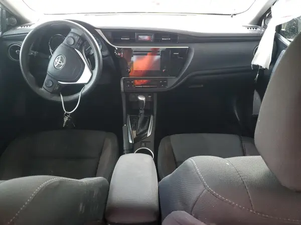 5YFBURHE2HP733587 2017 TOYOTA COROLLA - Image 8