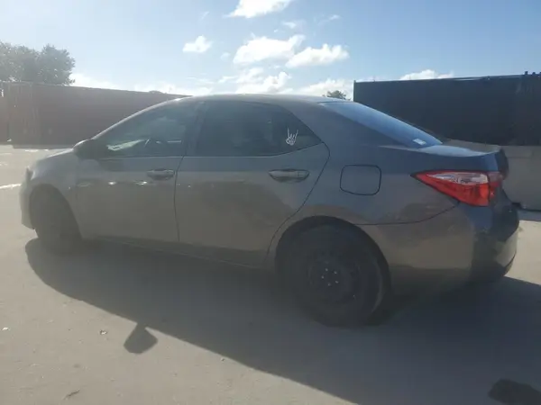 5YFBURHE2HP735095 2017 TOYOTA COROLLA - Image 2