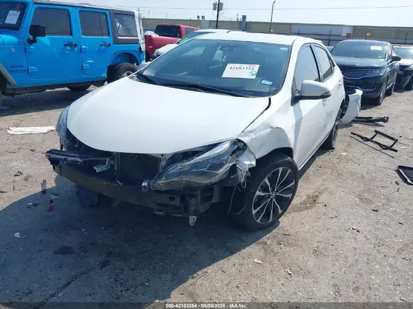 5YFBURHE2HP735386 2017 TOYOTA COROLLA - Image 2