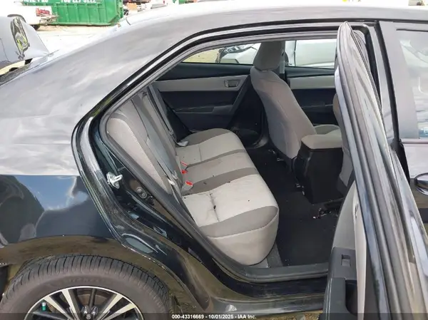 5YFBURHE2HP735629 2017 TOYOTA COROLLA - Image 8