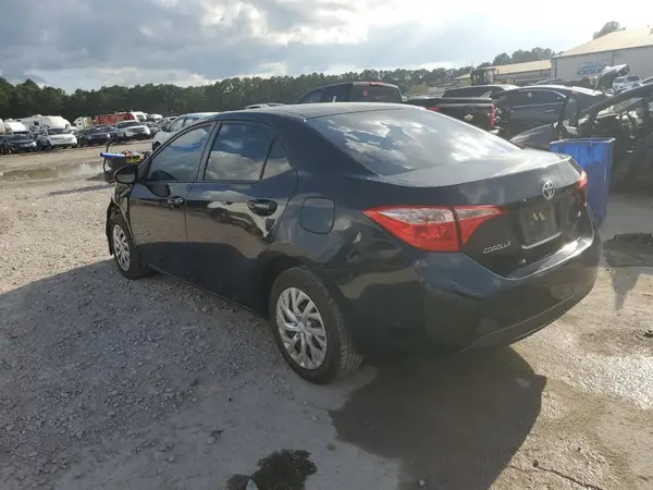 5YFBURHE2HP735839 2017 TOYOTA COROLLA - Image 2