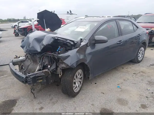 5YFBURHE2HP736070 2017 TOYOTA COROLLA - Image 2