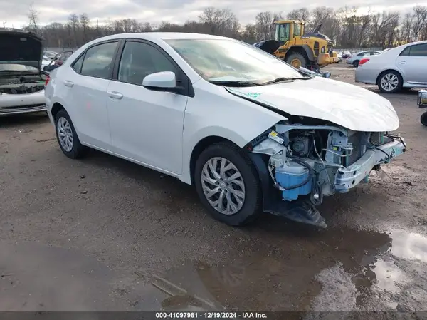 5YFBURHE2HP736649 2017 TOYOTA COROLLA - Image 1