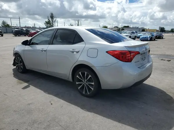 5YFBURHE2JP738990 2018 TOYOTA COROLLA - Image 2