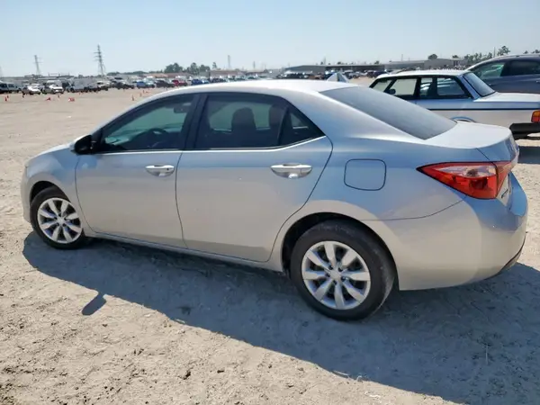 5YFBURHE2JP739315 2018 TOYOTA COROLLA - Image 2