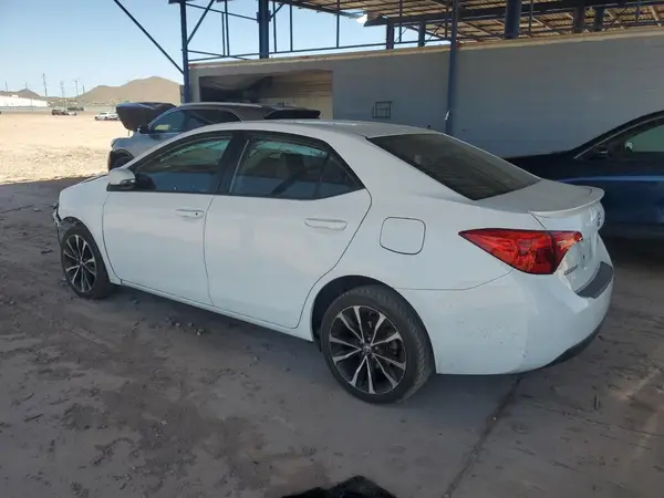 5YFBURHE2JP744479 2018 TOYOTA COROLLA - Image 2