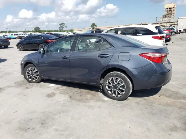 5YFBURHE2JP747852 2018 TOYOTA COROLLA - Image 2