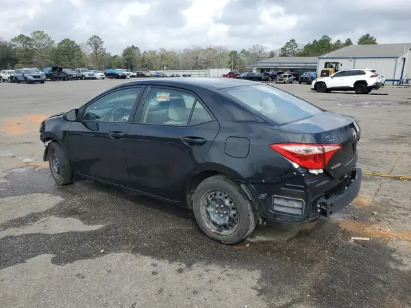 5YFBURHE2JP748337 2018 TOYOTA COROLLA - Image 2