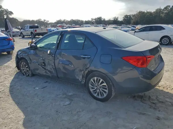 5YFBURHE2JP749293 2018 TOYOTA COROLLA - Image 2