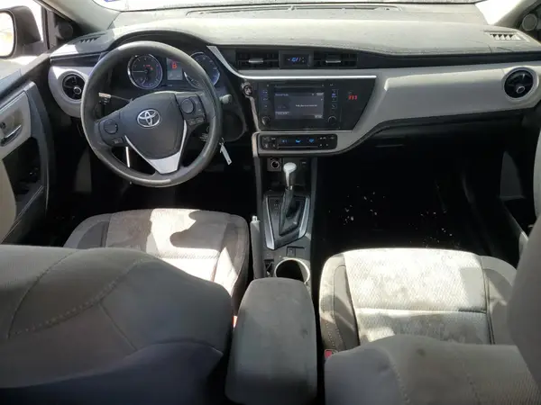 5YFBURHE2JP749990 2018 TOYOTA COROLLA - Image 8