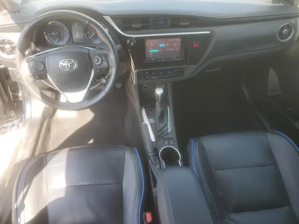 5YFBURHE2JP752694 2018 TOYOTA COROLLA - Image 8