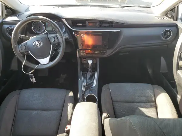 5YFBURHE2JP754106 2018 TOYOTA COROLLA - Image 8