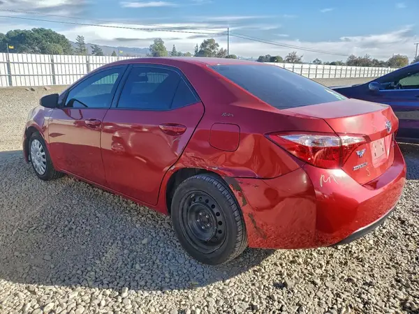 5YFBURHE2JP756017 2018 TOYOTA COROLLA - Image 2