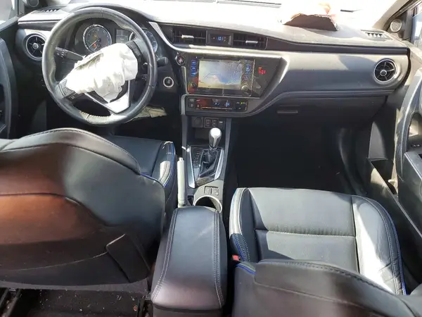 5YFBURHE2JP756471 2018 TOYOTA COROLLA - Image 8
