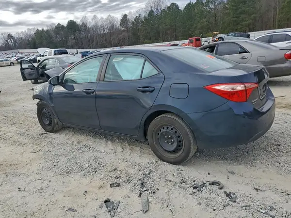 5YFBURHE2JP758091 2018 TOYOTA COROLLA - Image 2