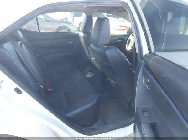 5YFBURHE2JP758186 2018 TOYOTA COROLLA - Image 8