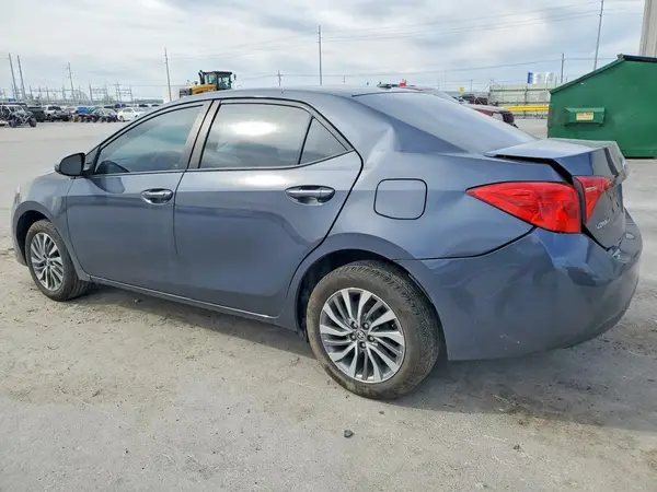 5YFBURHE2JP759225 2018 TOYOTA COROLLA - Image 2
