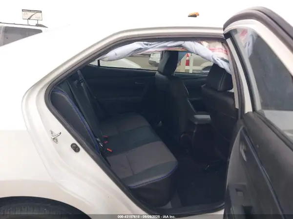 5YFBURHE2JP759564 2018 TOYOTA COROLLA - Image 8