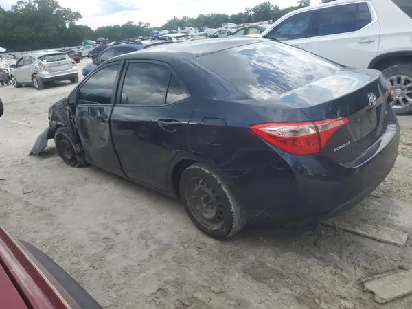 5YFBURHE2JP761153 2018 TOYOTA COROLLA - Image 2