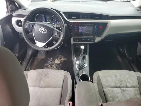 5YFBURHE2JP761153 2018 TOYOTA COROLLA - Image 8