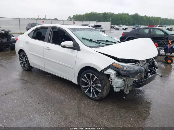 5YFBURHE2JP762190 2018 TOYOTA COROLLA - Image 1