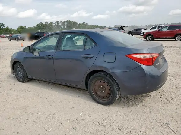 5YFBURHE2JP766871 2018 TOYOTA COROLLA - Image 2