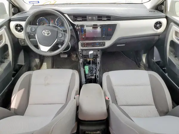 5YFBURHE2JP766871 2018 TOYOTA COROLLA - Image 8