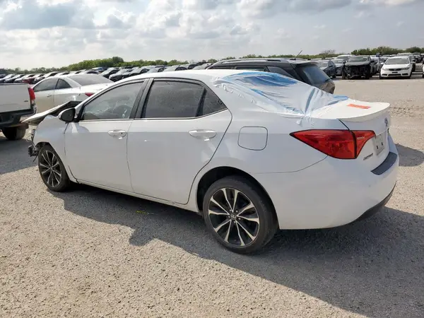 5YFBURHE2JP768300 2018 TOYOTA COROLLA - Image 2