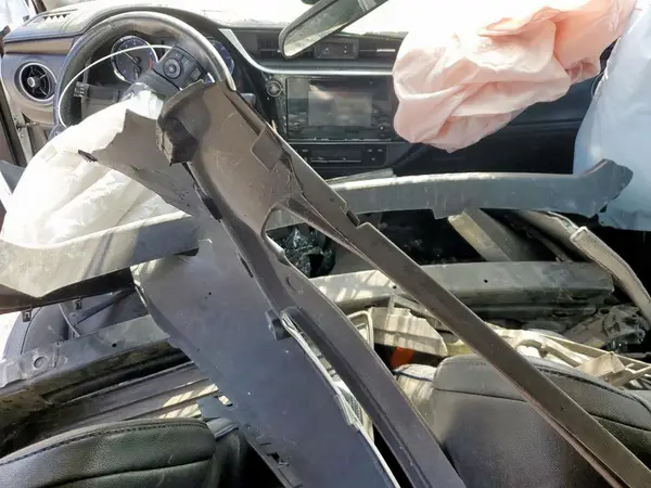 5YFBURHE2JP768300 2018 TOYOTA COROLLA - Image 8