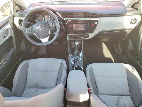 5YFBURHE2JP769978 2018 TOYOTA COROLLA - Image 8