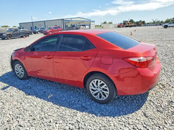 5YFBURHE2JP770838 2018 TOYOTA COROLLA - Image 2