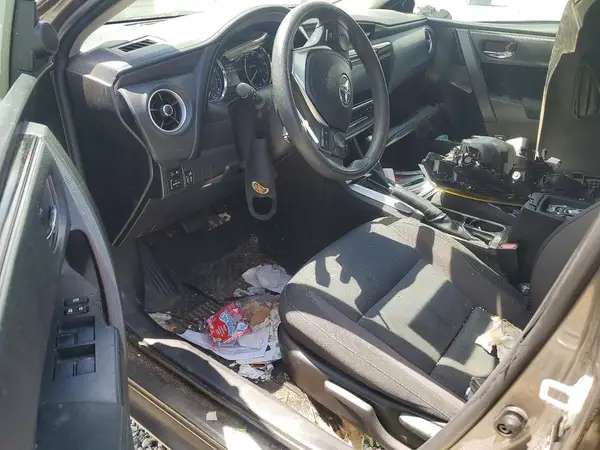 5YFBURHE2JP773836 2018 TOYOTA COROLLA - Image 8