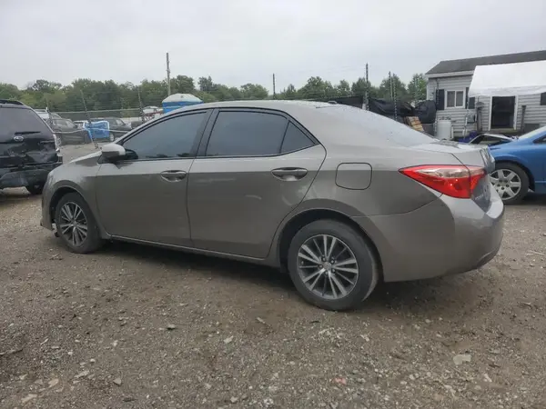 5YFBURHE2JP774176 2018 TOYOTA COROLLA - Image 2