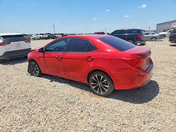 5YFBURHE2JP774825 2018 TOYOTA COROLLA - Image 2