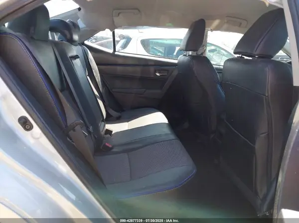 5YFBURHE2JP775313 2018 TOYOTA COROLLA - Image 8