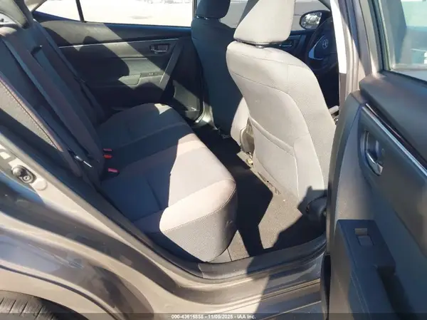 5YFBURHE2JP775327 2018 TOYOTA COROLLA - Image 8