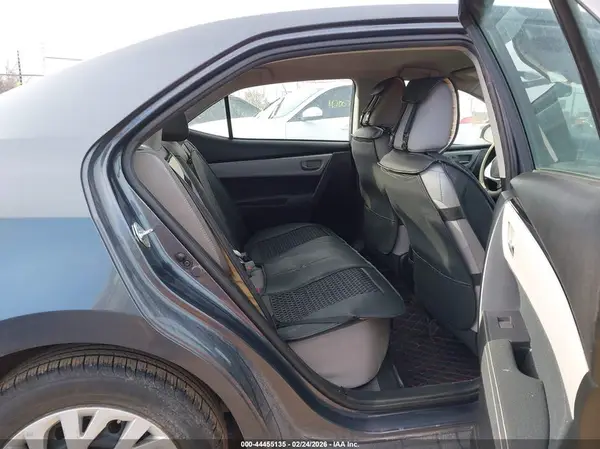 5YFBURHE2JP775490 2018 TOYOTA COROLLA - Image 8