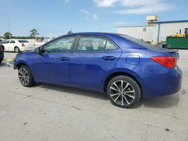 5YFBURHE2JP775988 2018 TOYOTA COROLLA - Image 2