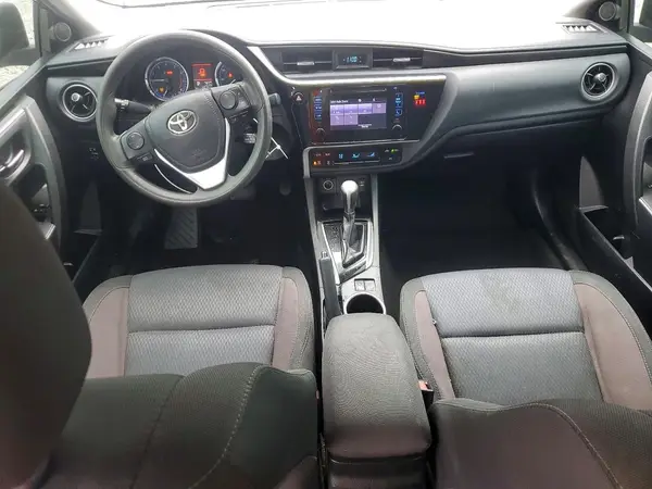 5YFBURHE2JP776557 2018 TOYOTA COROLLA - Image 8
