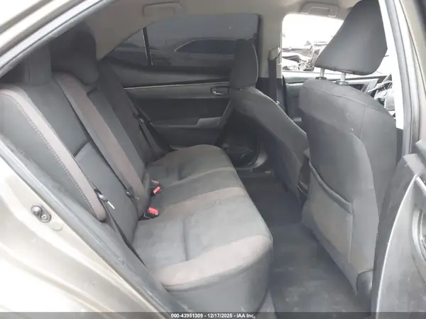 5YFBURHE2JP778101 2018 TOYOTA COROLLA - Image 8