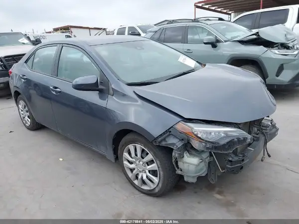5YFBURHE2JP780401 2018 TOYOTA COROLLA - Image 1