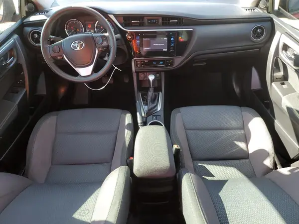 5YFBURHE2JP780561 2018 TOYOTA COROLLA - Image 8