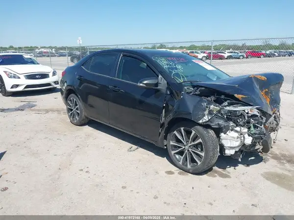 5YFBURHE2JP780768 2018 TOYOTA COROLLA - Image 1