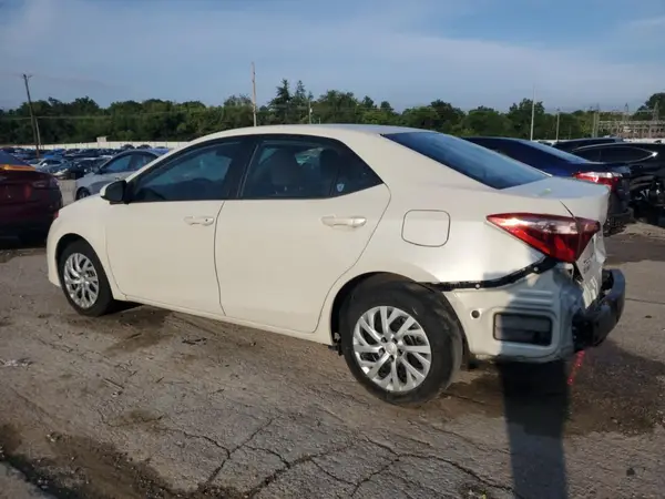 5YFBURHE2JP782102 2018 TOYOTA COROLLA - Image 2